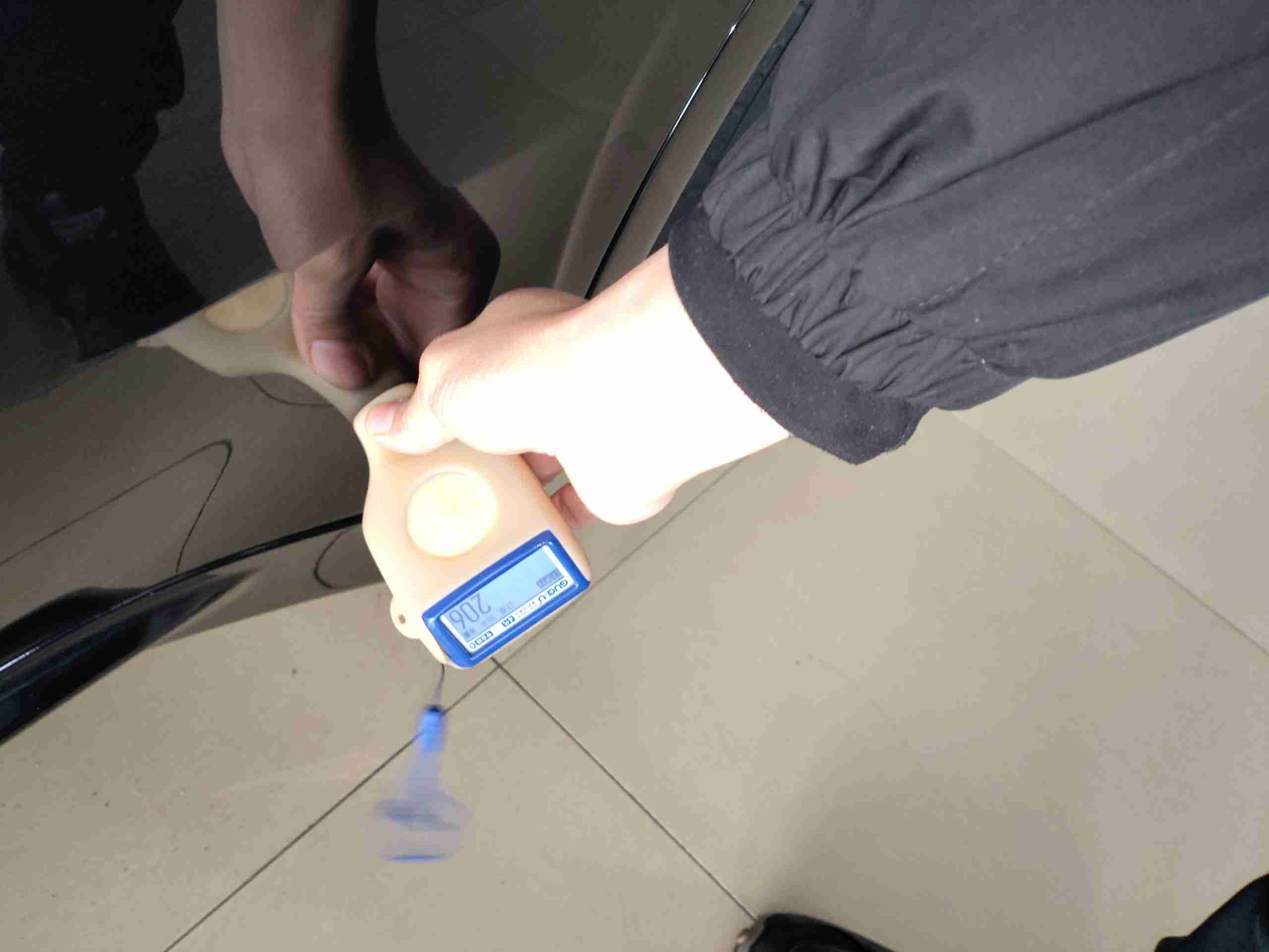 左侧后门钣金修复痕迹实拍