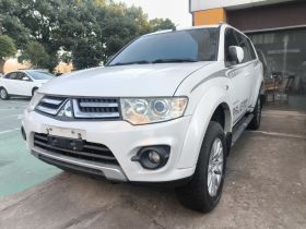 三菱 帕杰罗·劲畅 2013款 2.4L 手动两驱舒适版