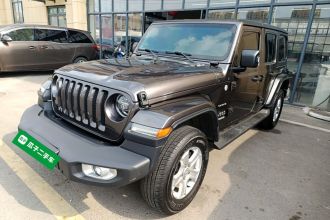 Jeep 牧马人 2019款 2.0T Sahara 四门版 国VI