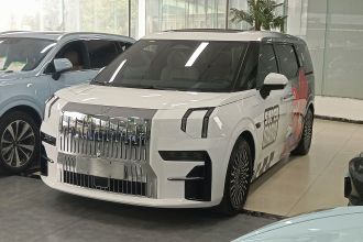 极氪009 2022款 改款 WE版