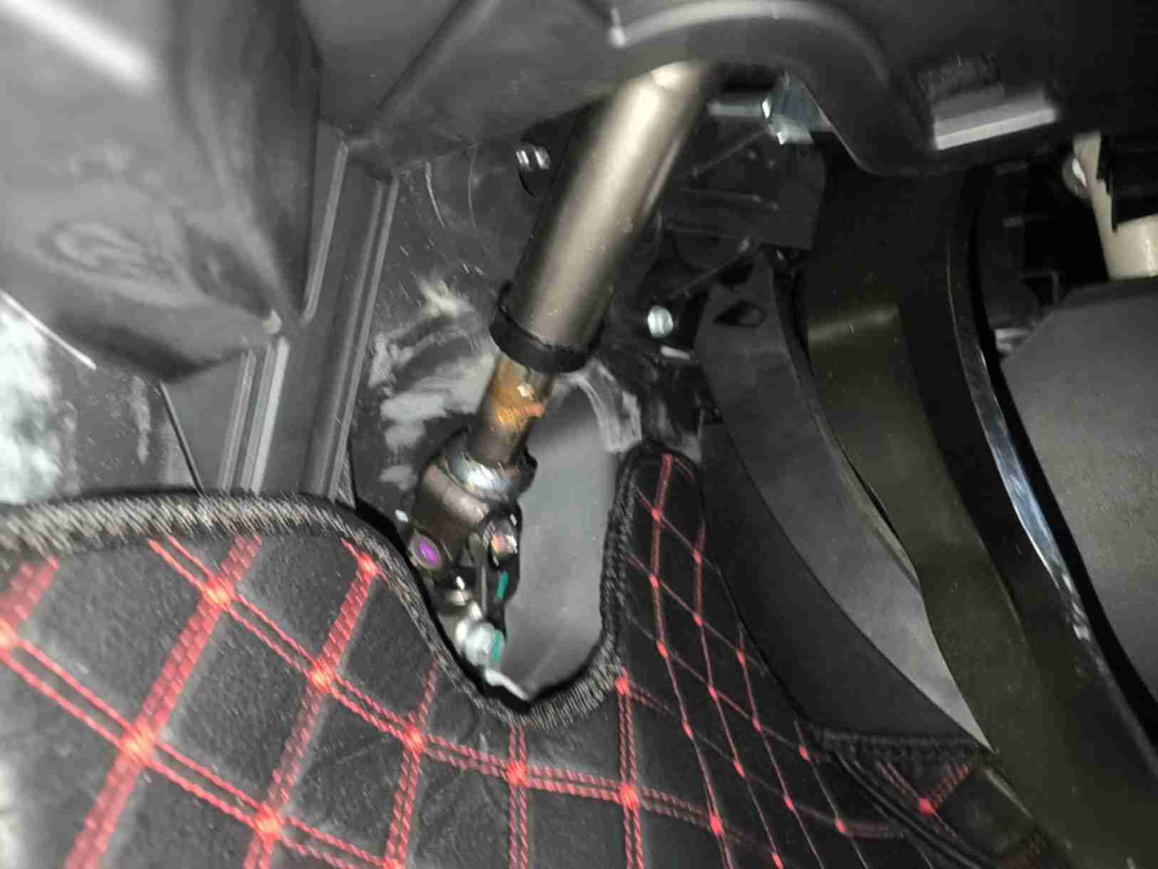 转向柱浮锈情况实拍