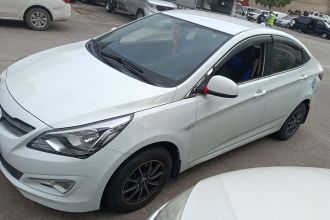 现代 瑞纳 2014款 1.4L 手动智能型GLS