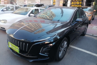 红旗E-QM5 2022款 431km 充电乐享版