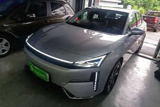 吉利银河 银河L6 2025款 EM-i 140km 星舰版