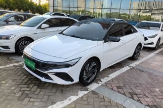现代 伊兰特 2023款 1.5L CVT LUX尊贵版