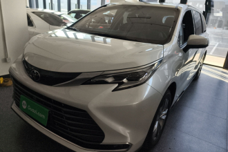 丰田 赛那SIENNA 2024款 2.5L混动 四驱尊贵版