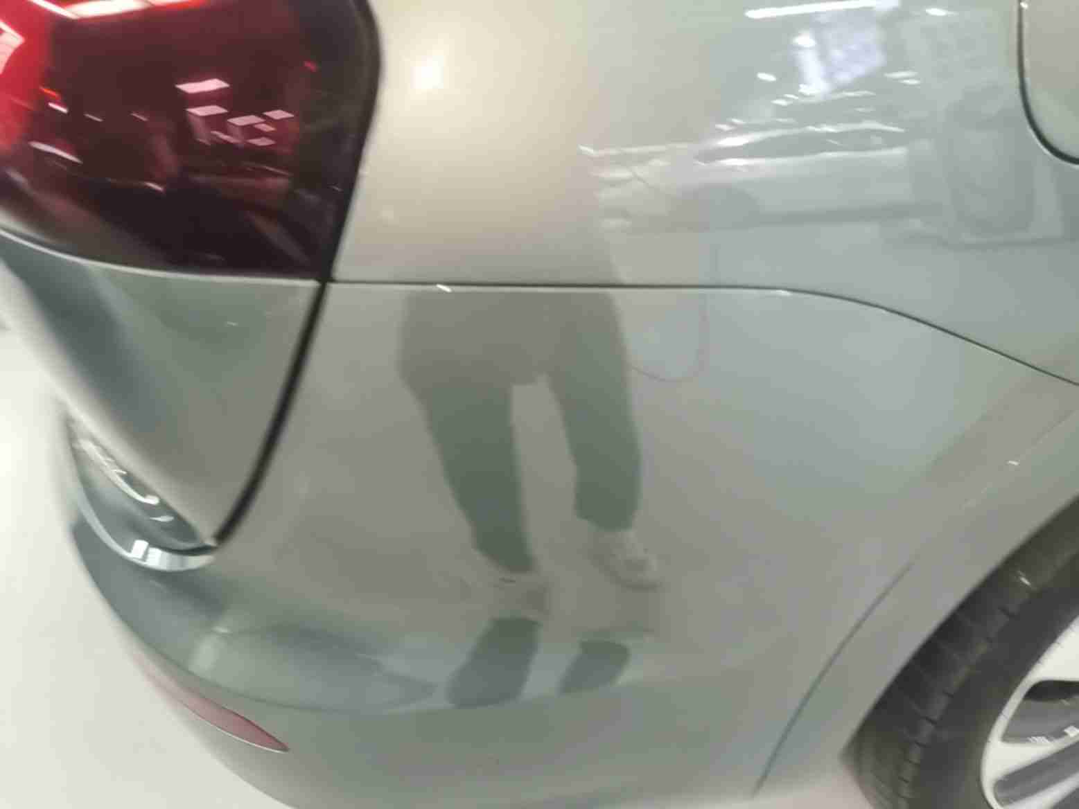 后保险杠安装异常情况实拍