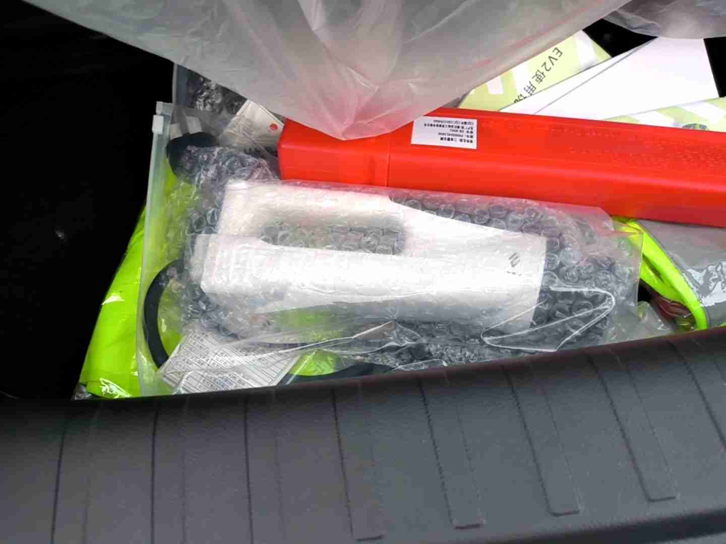 随车便携充电器实拍