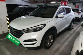 现代 途胜 2018款 1.6T 双离合两驱15周年特别版