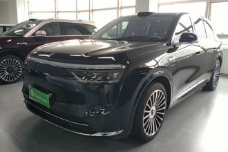 鸿蒙智行 问界M8 2025款 增程 Ultra版 53.4kWh 6座版 (192线激光雷达）