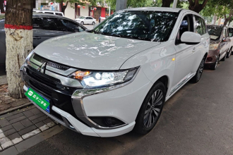 三菱 欧蓝德 2021款 改款 2.0L 两驱畅行版 5座