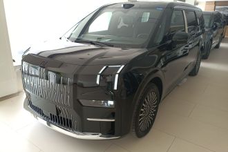 极氪009 2024款 六座行政版四驱 108kWh