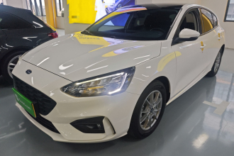 福特 福克斯 2021款 两厢 EcoBoost 180 自动锋潮型