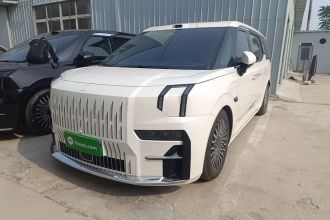 极氪009 2024款 六座行政版四驱 108kWh