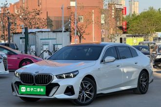 宝马i5 2024款 eDrive 35L 尊享型 M运动套装