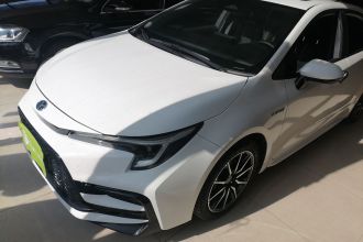 丰田 雷凌 2023款 智能电混双擎 1.8L 运动版