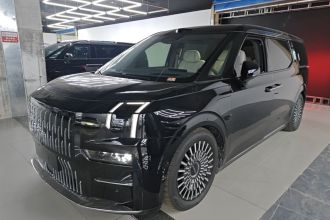 极氪009 2024款 七座过道版四驱 108kWh