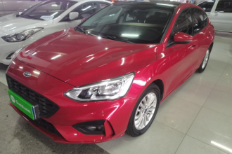 福特 福克斯 2020款 三厢 EcoBoost 180 自动锋潮型