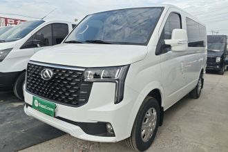 上汽大通MAXUS 新途V80 2025款 PRO傲运通 2.0T 手动短轴超低顶 5/6座