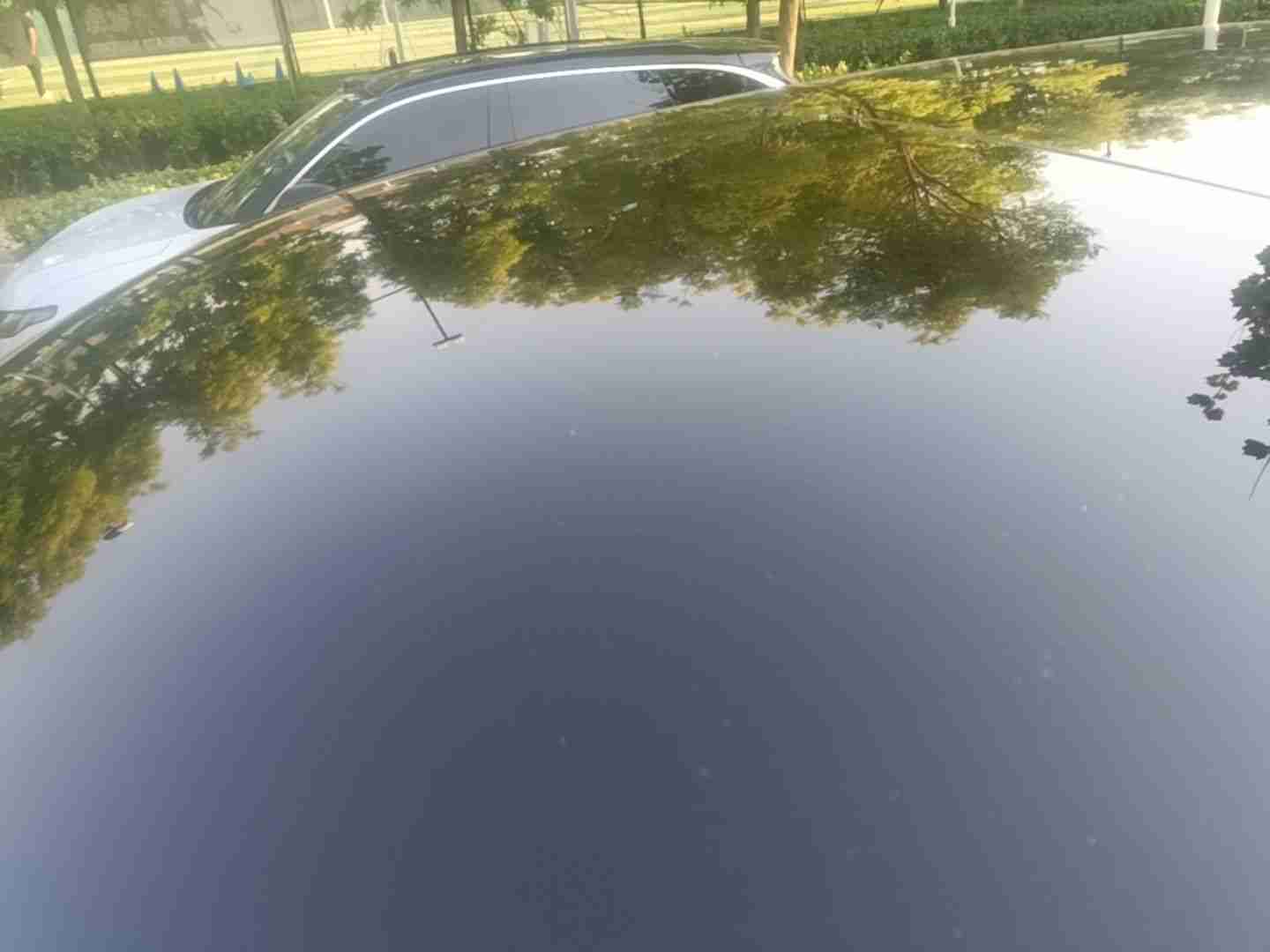 车顶冰雹凹点痕迹实拍