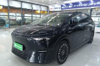 小鹏X9 2025款 纯电 740超长续航 Max