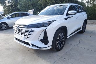 长安CS75 PLUS 2023款 第三代 1.5T 自动尊贵型