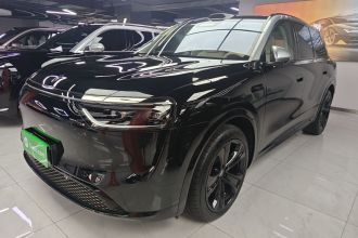 鸿蒙智行 问界M8 2025款 纯电 Ultra 五座四驱版 (192线激光雷达）