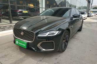 捷豹XFL 2024款 2.0T P250 两驱尊享豪华版