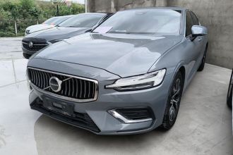 沃尔沃S60 2023款 B4 智逸豪华版