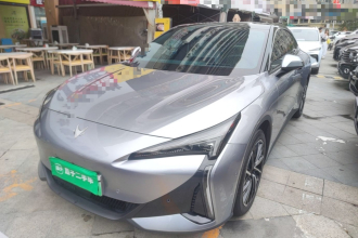 ARCFOX极狐 极狐 阿尔法S5 2025款 改款 560MAX 185kW