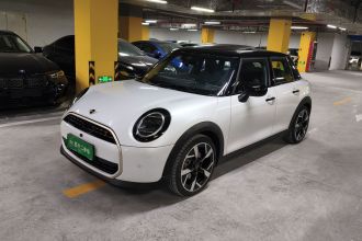 MINI 2025款 2.0T COOPER S 艺术家 五门版