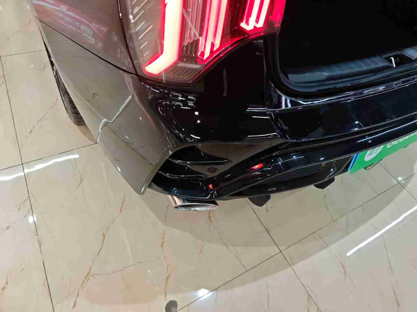 后保险杠安装轻微异常实拍