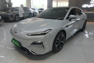 吉利银河 银河E8 2025款 700km 远航智驾版