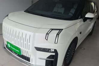 极氪009 2024款 七座过道版四驱 108kWh