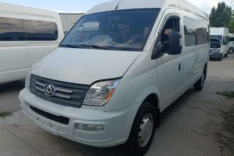 上汽大通MAXUS 新途V80 2021款 2.0T 手动经典傲运通长轴中顶6/7/8/9座