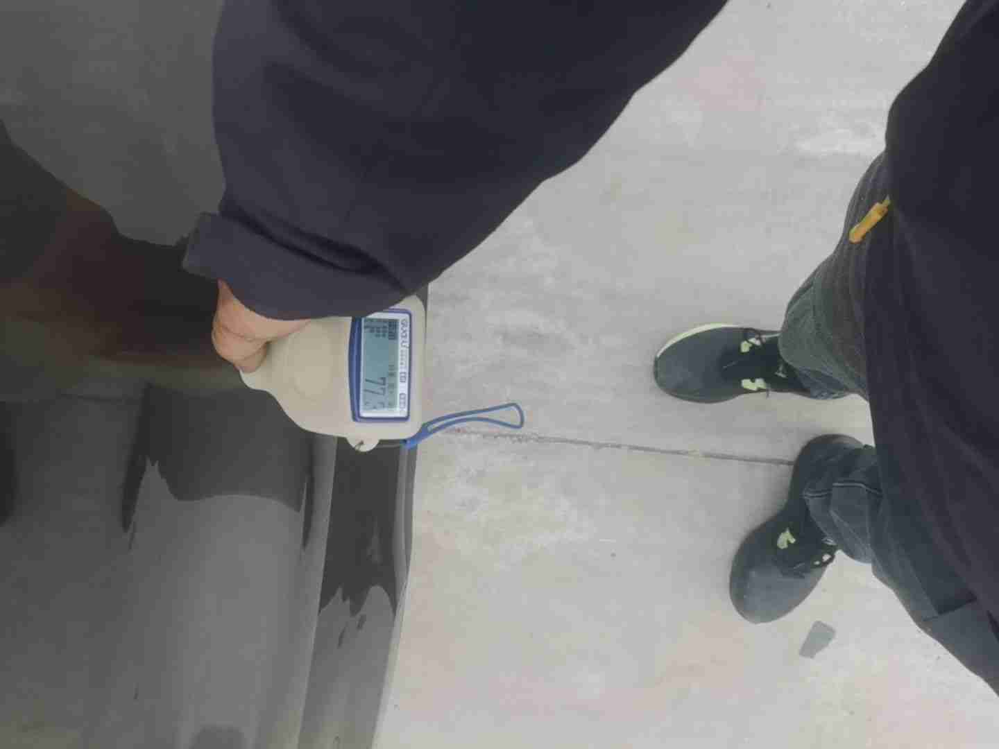 后备箱盖喷漆/更换痕迹实拍