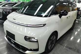 吉利银河 翼真L380 2024款 140度 6座 四驱Ultra