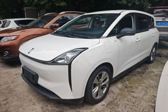 奔腾NAT 2023款 PRO 舒享出行加长版 425km