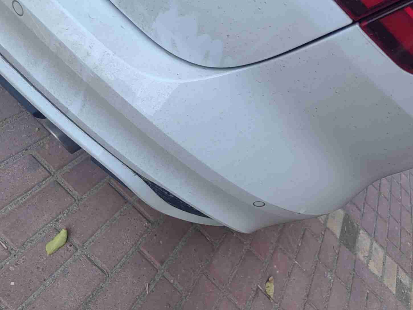 后保险杠拆卸痕迹实拍