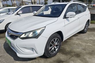 比亚迪 宋 2016款 盖世版 1.5TI 手动精英型