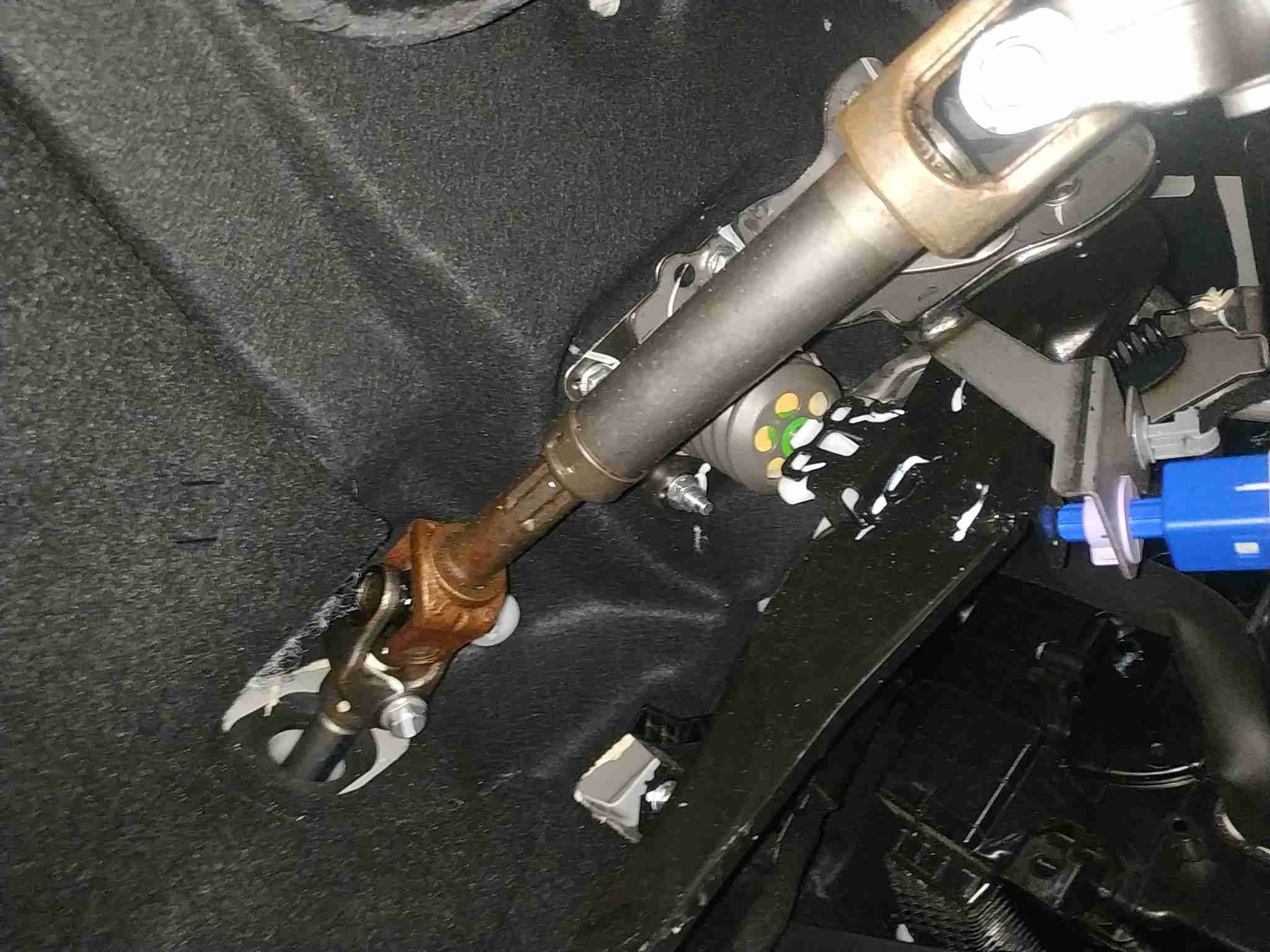 转向柱锈渍实拍