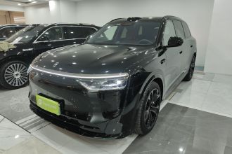 鸿蒙智行 问界M8 2025款 增程 Ultra版 53.4kWh 5座版 (192线激光雷达）