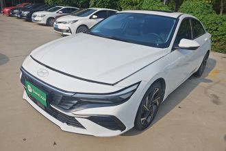 现代 伊兰特 2023款 1.5L CVT LUX尊贵版