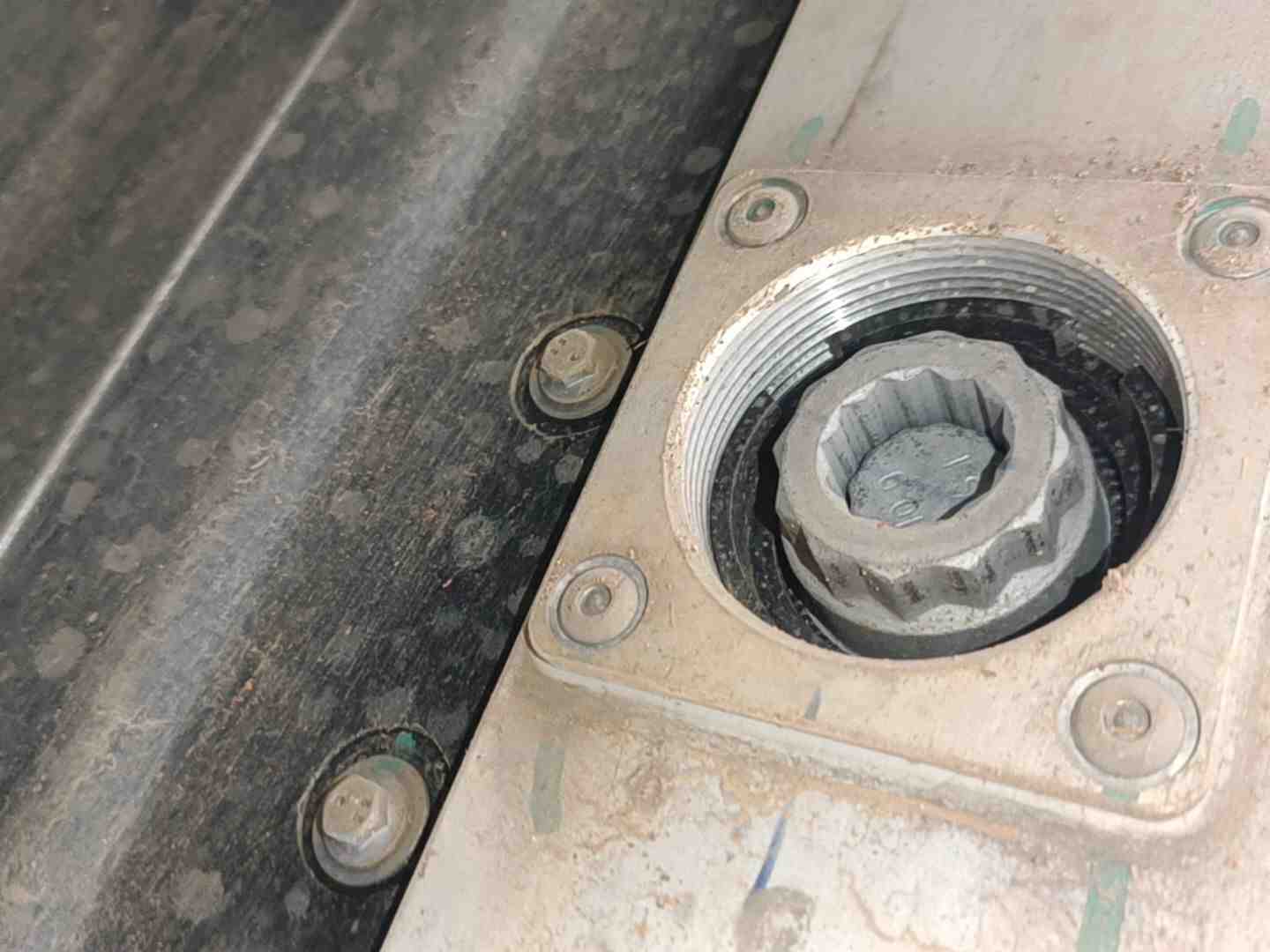 动力电池箱底板更换记录相关图片