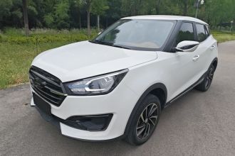 众泰T300 2023款 T300L 1.5L 手动标准版
