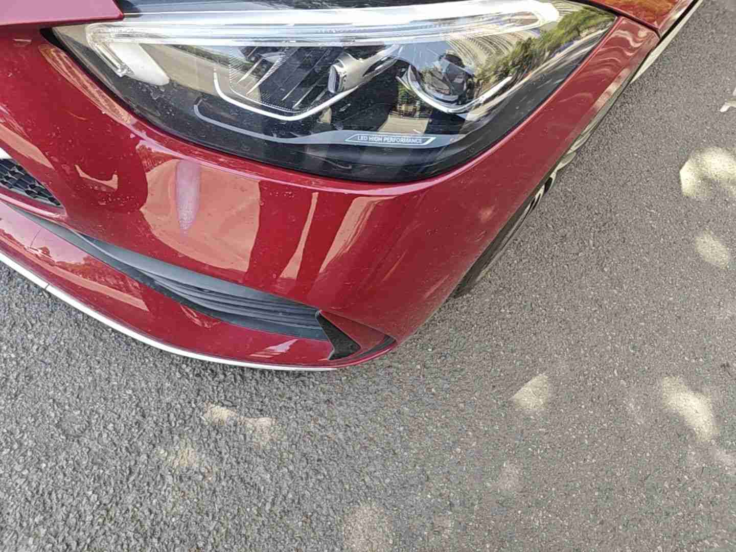 前保险杠拆卸痕迹实拍