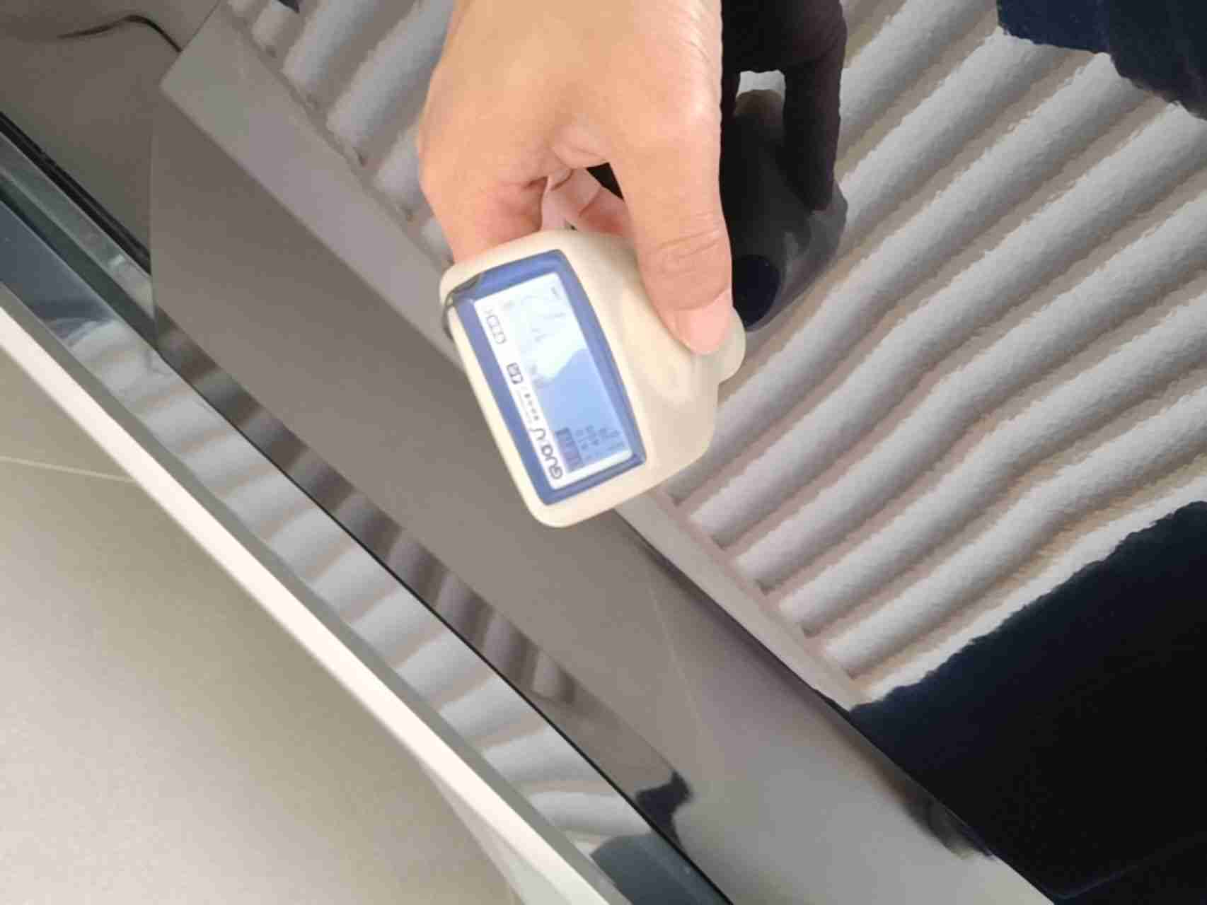 左侧后门喷漆修复痕迹实拍