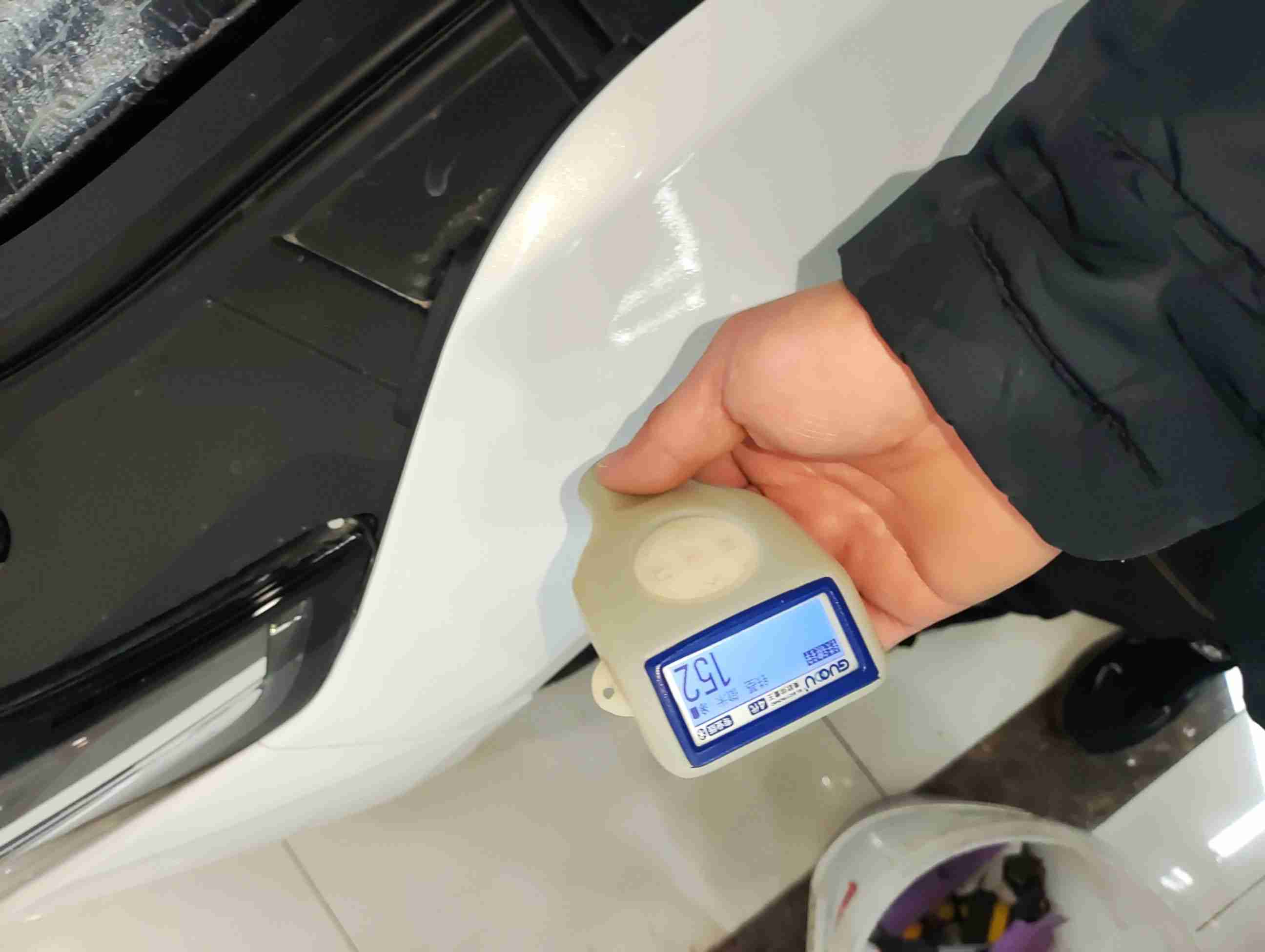 车辆左前侧外观整体视角