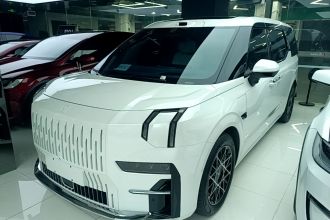 极氪009 2024款 七座过道版 108kWh