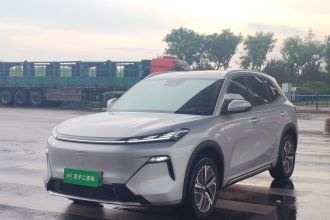 吉利银河 银河星舰7 EM-i 2025款 120km 探索+版